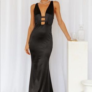 NWT Hello Molly Regal Moment Maxi Dress // Black // M/US 6